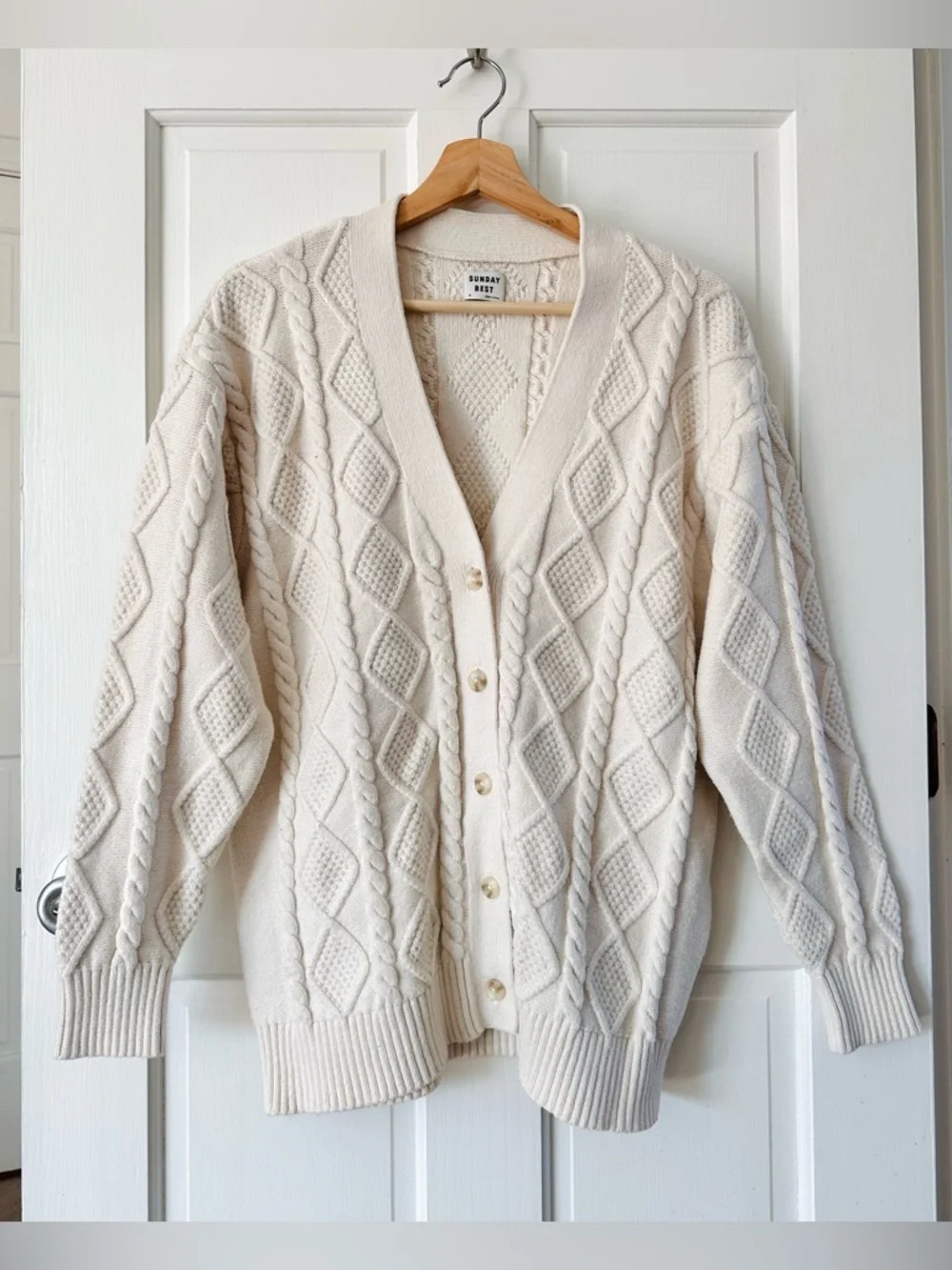 Aritzia Sunday Best Whisper White Lamora Cardigan Cable Knit Oversized Size XS - Picture 4 of 15